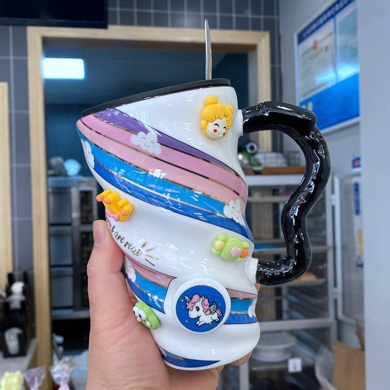 

Милая керамическая кружка с радужным единорогом, с крышкой и ложкой, чашка для питья воды с сердечком для девочки, офисная кофейная чашка 520ml