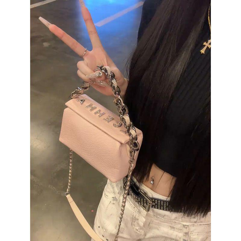 

Pink Chain Bag Women 2025 New Light Luxury Niche High Sense Portable Square Sling Bag Commuter All-Match Messenger Bag Pink