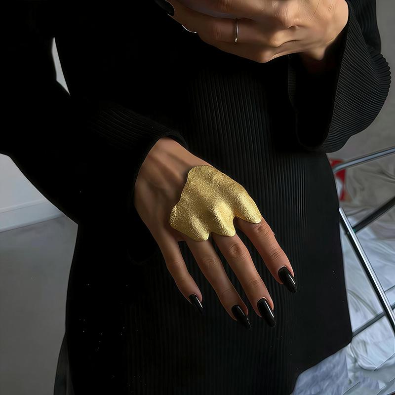 

Exaggeration Metal Irregular Wrinkle Joint Rings Female Unique Design Daily Accessories Charm Jewerly Protect Joints Ring Gift Light Yellow Gold Color