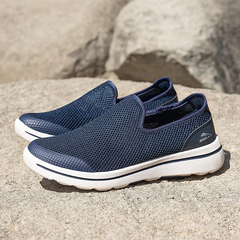

Summer breathable walking shoes men s one-pedal casual shoes women s lazy shoes dad shoes large size foreign trade shoes 46 темно-синього кольору