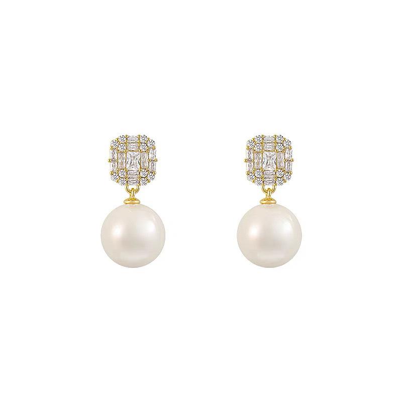 Zircon Pearl Ear Clips, Mosquito Coil Disc, New Popular Temperament Earrings, Women's Niche High-end Sense, Simple and No Ear Piercings.