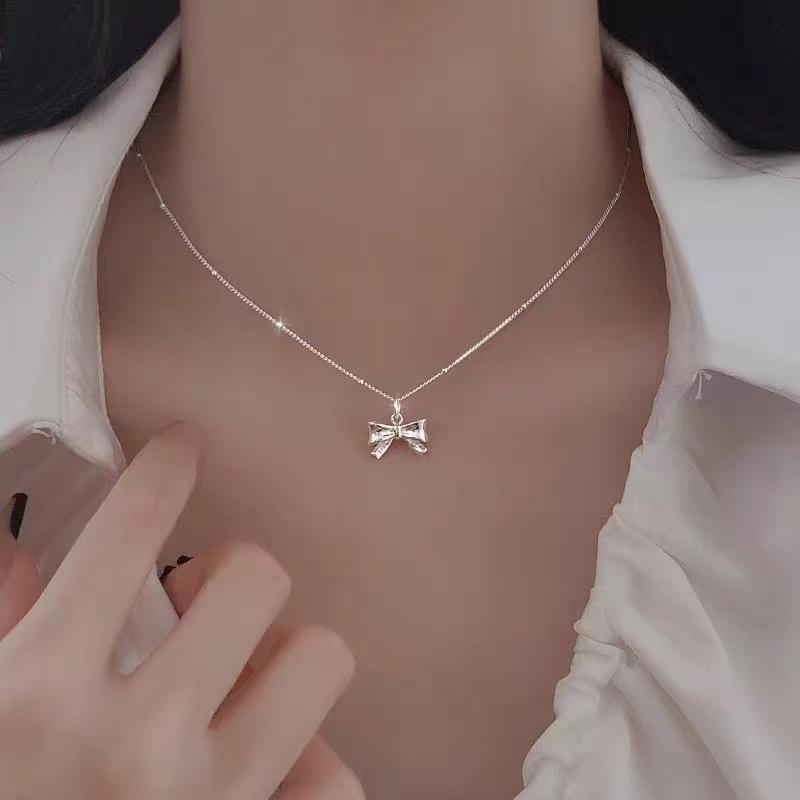 Elegant Bow Necklace for Women - 2023 Niche Design, High-End Clavicle Chain Gift