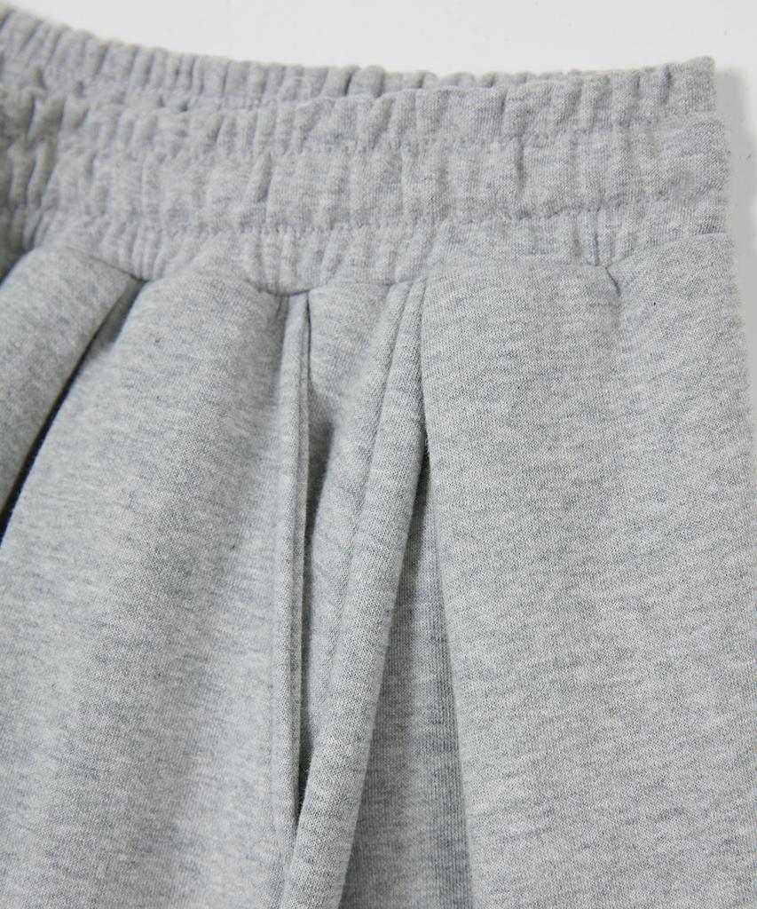 Akeusi 4-Pintuck Wide Maxi Oversized Training Elastic Waist Half Pants Unisex (2 Colors)