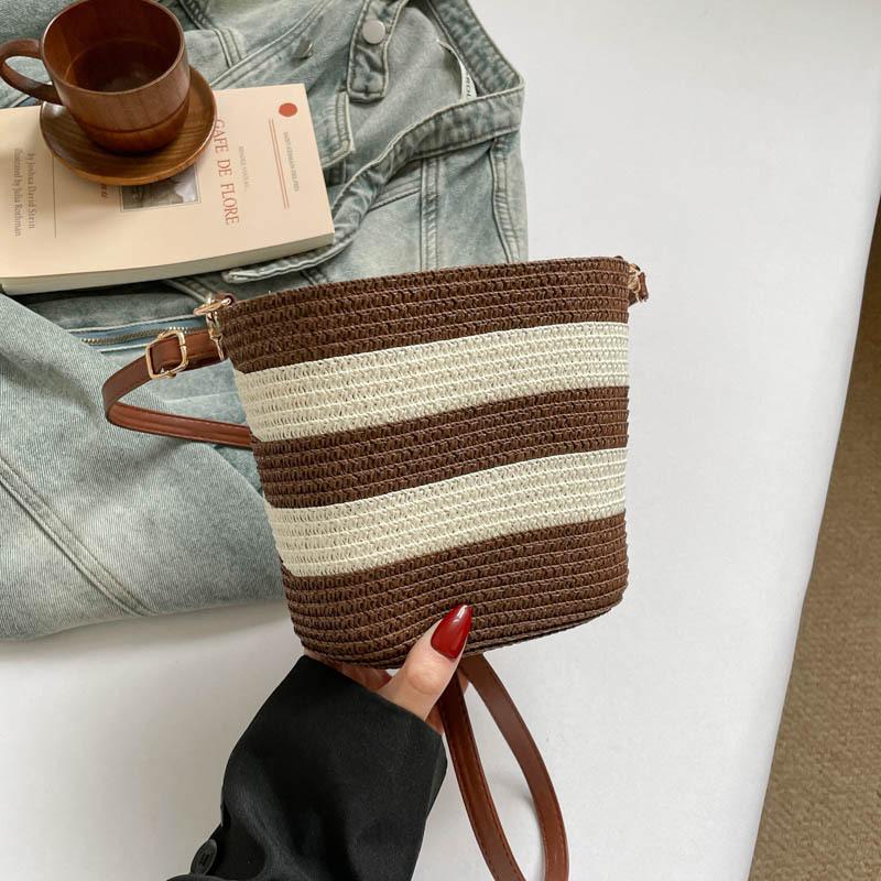 Summer Beach Bag Women Striped Straw Crossbody Bag Lightweight Fashion Woven Shoulder Bag for Holiday Travel A6