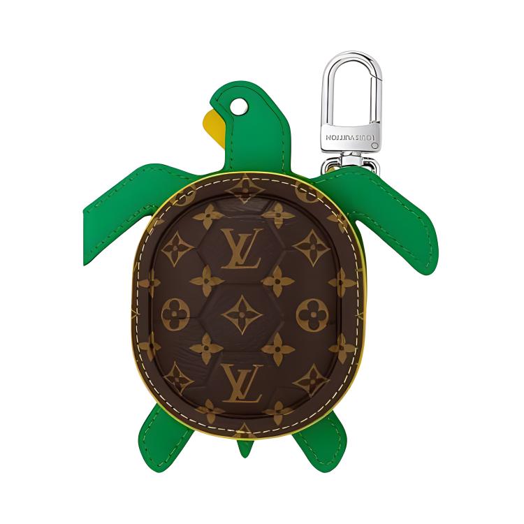 

Louis Vuitton Гаманець-черепаха 24S Монограмний логотип Застібка-блискавка Форма черепахи Шкіряна сумка Підвіска Гаманець для монет Кейс для навушників Універсальний мішечок Зелено-коричневий M01471 Green & Brown