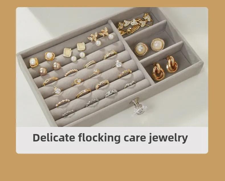 Elegante joyero multicapa con gran capacidad para pendientes, collares y anillos