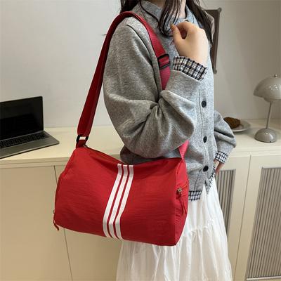 Ins trendige Toast lässige Messenger-Tasche Sportmode Kurztrip Kissentasche leichte gestreifte Umhängetasche