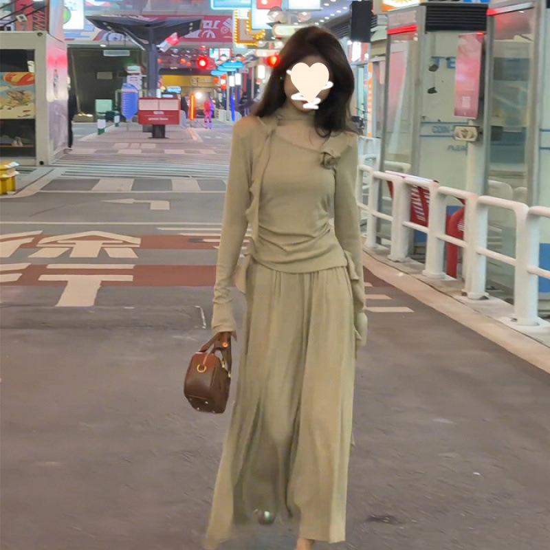 

The new long-sleeved dress is worn by children in autumn with a complete set of high-end small dress sets. XL