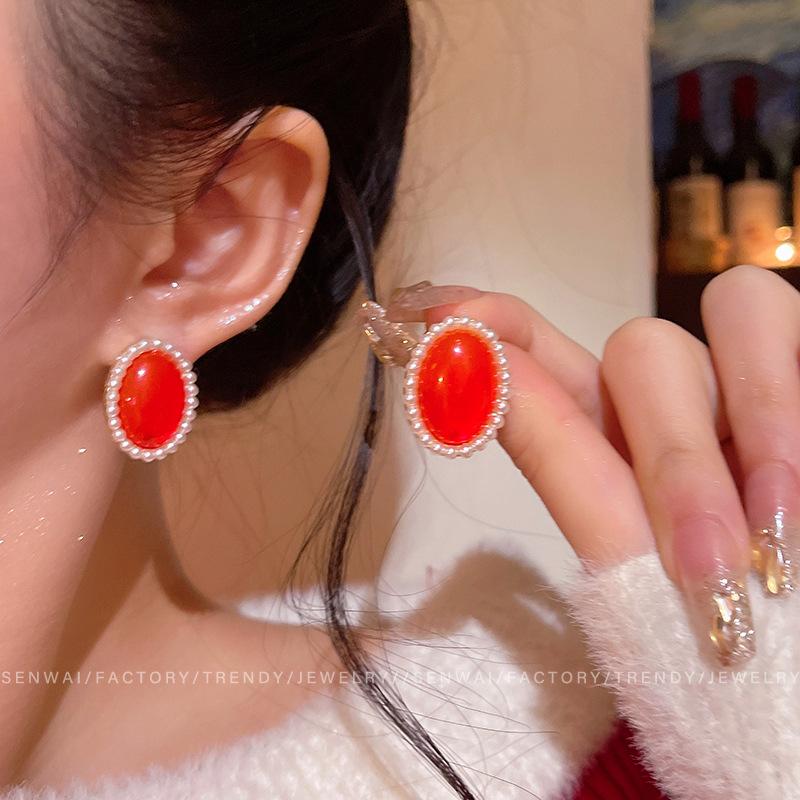 Retro lace pearl stud earrings women s light luxury high-end temperament atmospheric earrings huge good-looking earrings ear jewelry