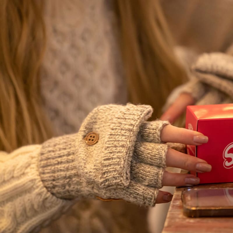 NEWBERRY KNITTING Glomit Gloves - Oatmeal