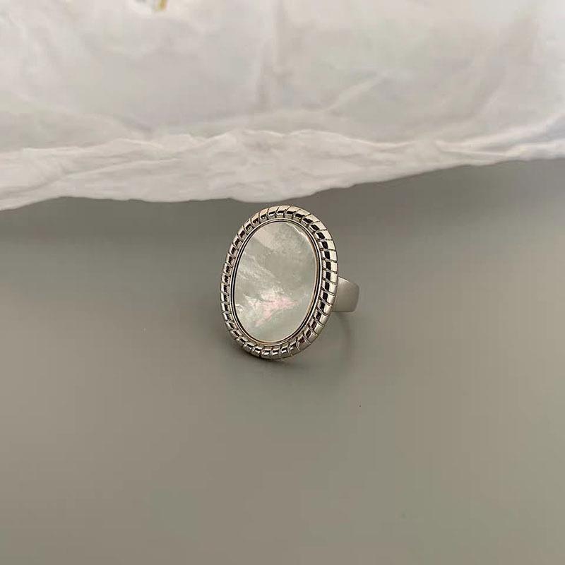 Dongdaemun 925 Sterling Silver Retro Gold-Plated Oval Shell Ring