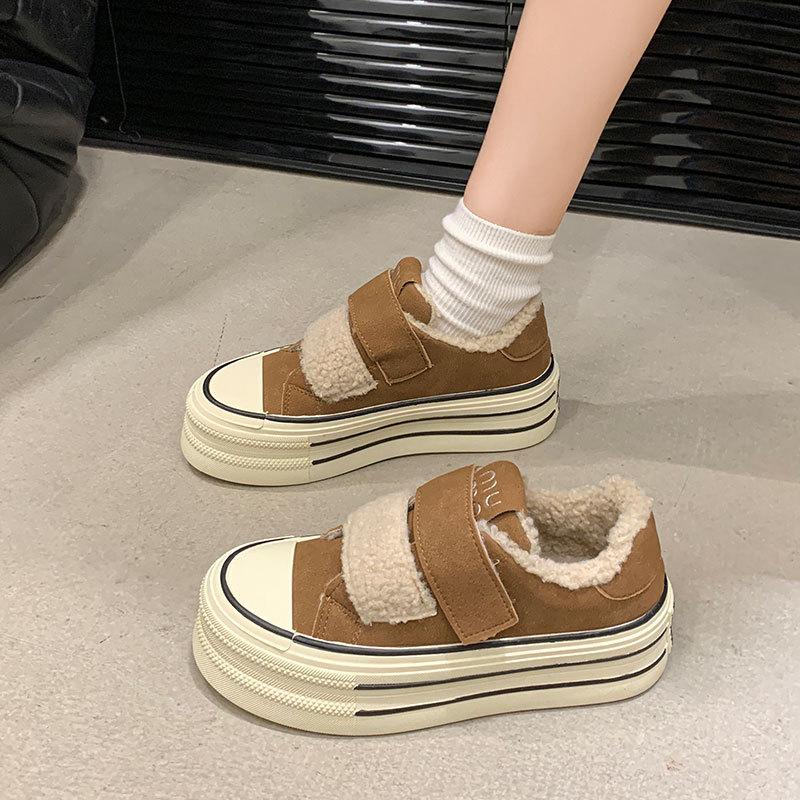 Thick-soled Velcro plush board shoes women's winter new round head versatile height-increasing warm casual shoes