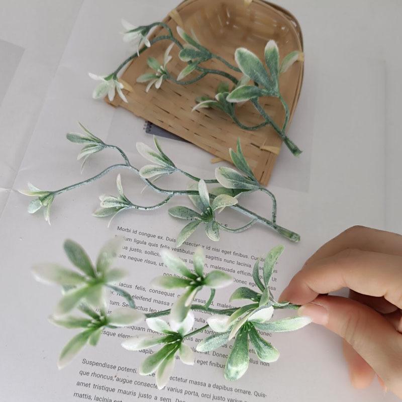 5pcs Mini Branches Stamen DIY Wreath Decorative Accessories Artificial Flower Leaves Grass Christmas Party Decoration Fake Plant
