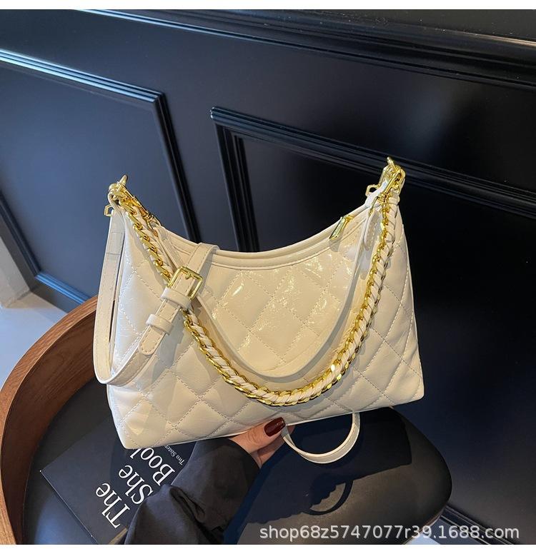 

Xiaoxiangfeng rhombus armpit bag 2025 spring new Korean version fashionable versatile shoulder bag feeling niche oblique span women s bag покинуть белый