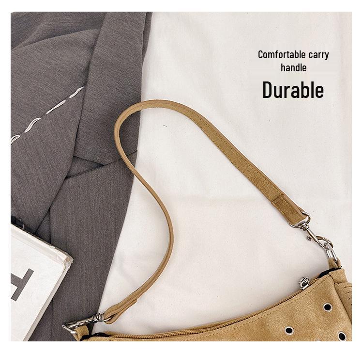 Lightweight Tassel Underarm Bag: Trendy Retro Saddle Design with Versatile Studded Details for Autumn and Winter Fashion