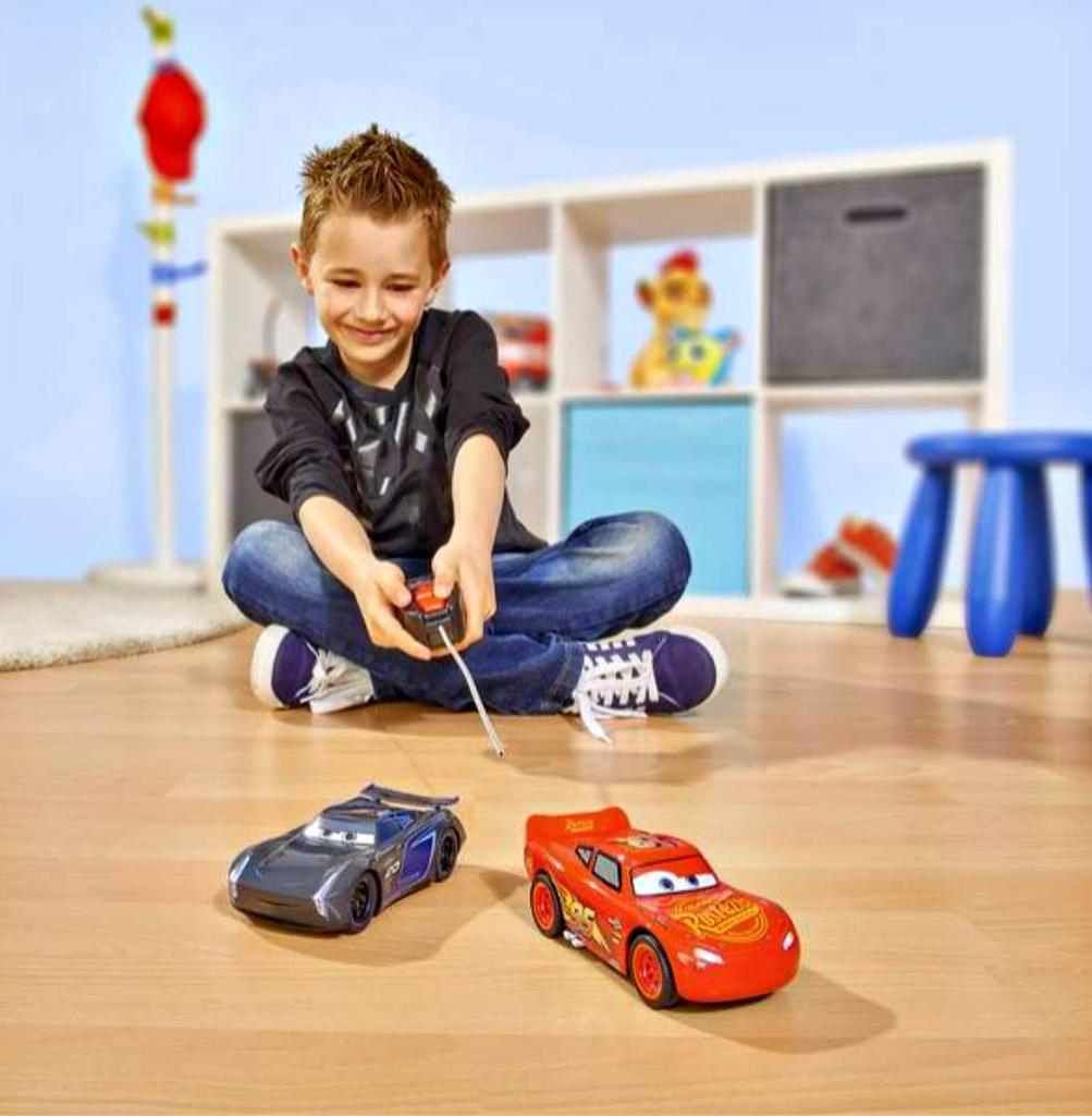 McQueen Charakter Funkgesteuertes Auto Maßstab Beliebtes Funkgesteuertes Auto für Kinder Rot [Disney Cars] 132 Ca. 12,5 cm [Artikel]