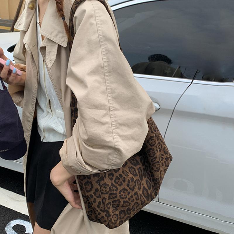 Yogodlns Large Capacity Retro Leopard Print Canvas Tote Bag Women's Commuter Single Wide Strap Underarm Handbag for Winter