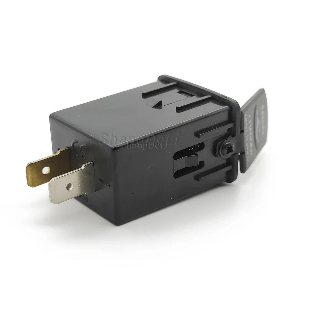 Car charger dual fast charge USB Phone Charging Outlet Power Adapter for nissan XTRAIL T32 rogue QASHQAI J11 Serena C26 C27