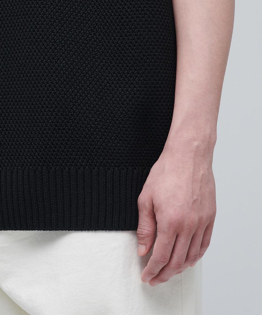 MUSINSA STANDARD Textured Crew Neck Knit Vest [Black]