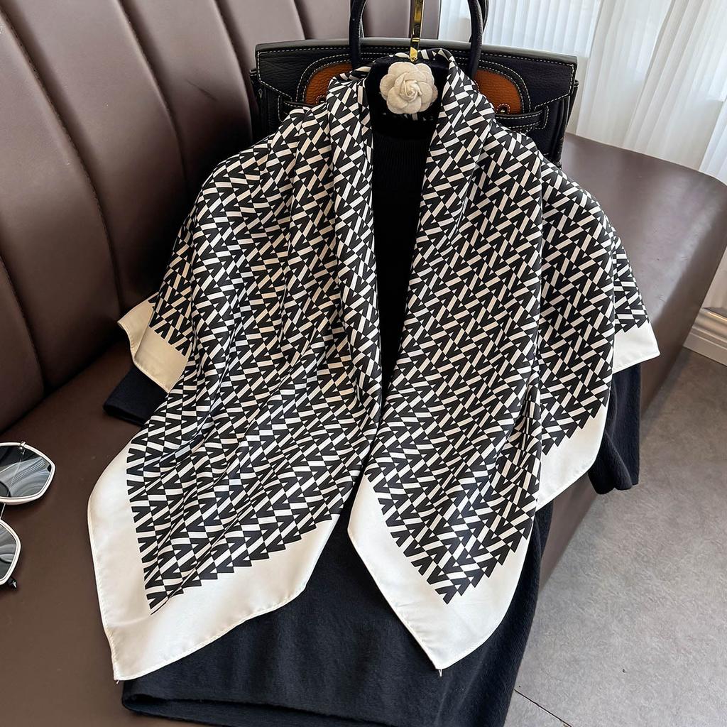 Simple and atmospheric design sense V letter arrangement printed square scarf Japanese and Korean retro high-end sense 91 twill silk scarf thin