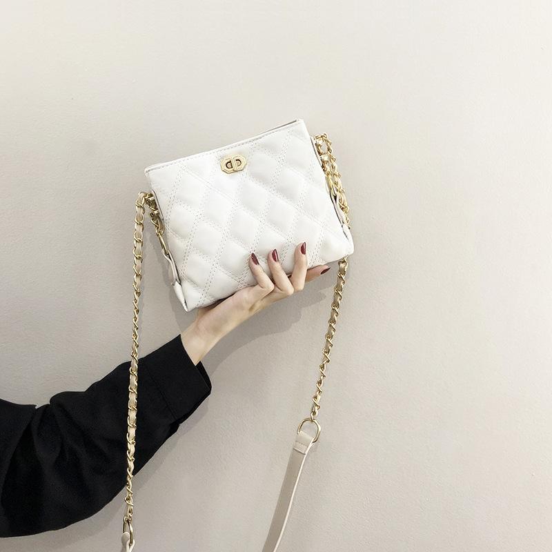 

High-end small bag women s 2025 new trendy spring and summer fashion messenger bag versatile ins foreign style rhombus chain bag белый
