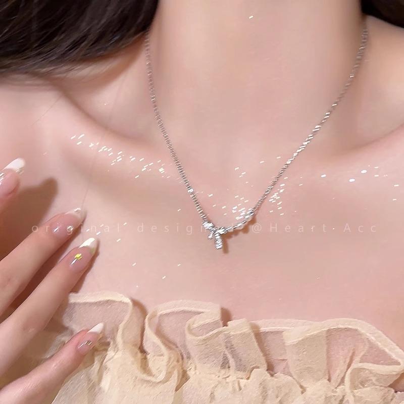 Ping An Buckle Necklace Female Tide Design Butterfly Clavicle Chain Versatile Neck Chain Design