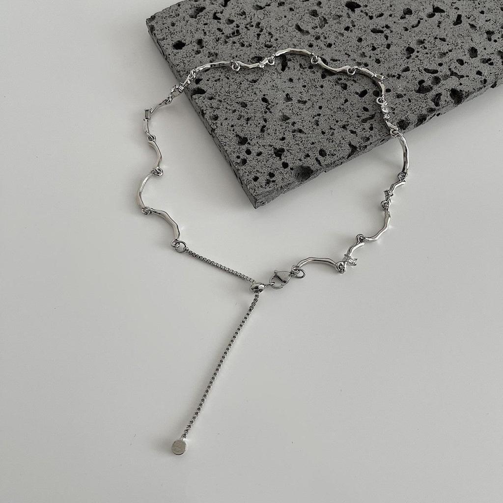 Chic Irregular Women's Necklace - Summer Trend, Versatile and Stylish Design