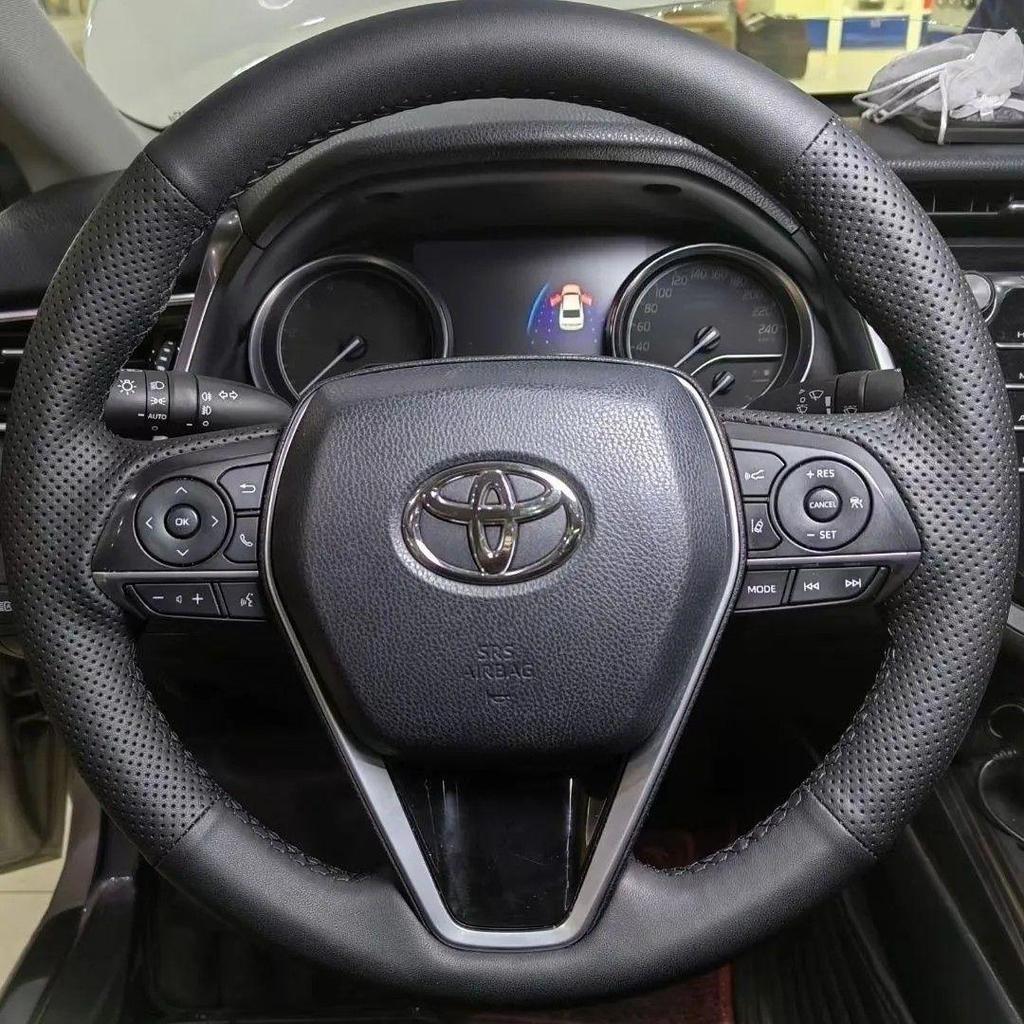 L6F ręcznie szyta skórzana osłona kierownicy, antypoślizgowa, odporna na zużycie, pochłaniająca pot; kompatybilny z Volkswagen, Toyota i Honda.