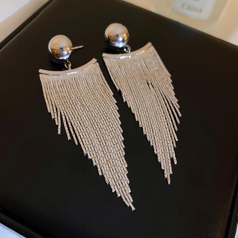 European and American Exaggerated Diamond-encrusted Flower Bow Fringed Earrings Personalized Earrings Internet Celebrity Temperament Earrings