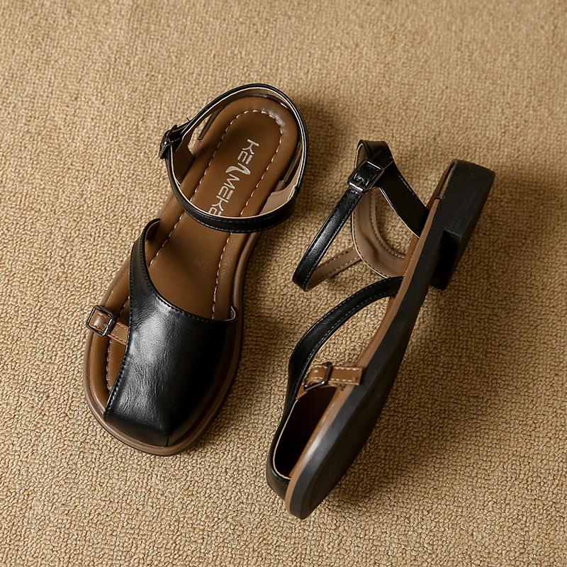 Fairy Style Retro Buckle Bag Head Hollow Sandals Female Summer 2025 New Flat-soled Soft-soled Comfortable Shoes
