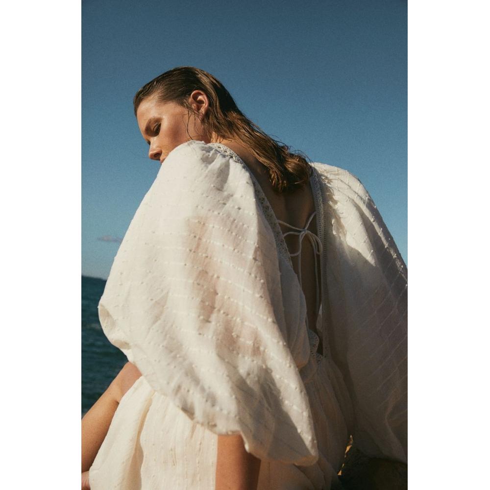 

Хлопковое платье HM с объемными рукавами, белое