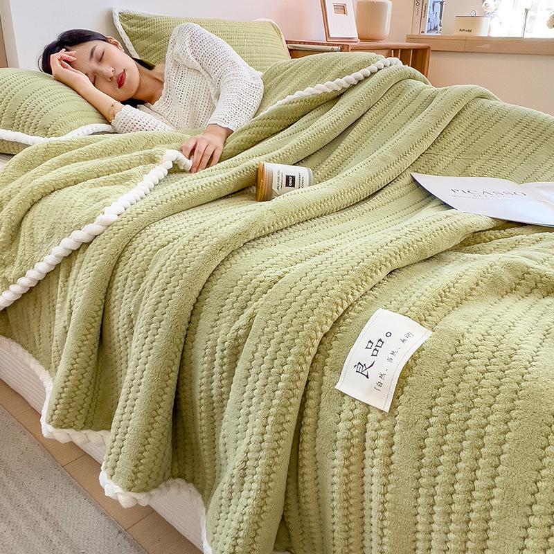 A-grade jacquard plush blanket, solid color twisted flower wrapped plush blanket, office nap sofa blanket
