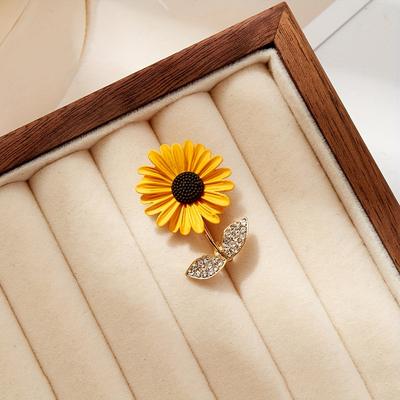 1PC Ladies' Elegant Flower Brooch - Sunflower Pattern with Gold Petals and Black Center