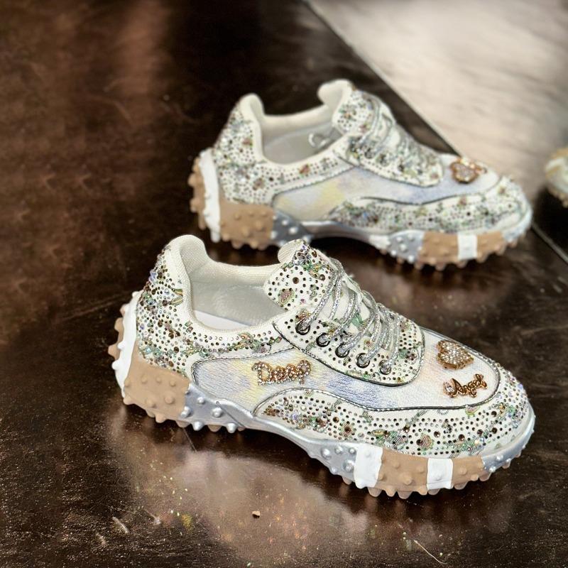 

Новые стильные и универсальные кроссовки для женщин с сетчатой поверхностью 35 серебряный