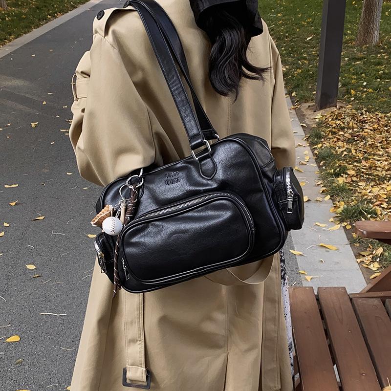 2025 New Retro Style Versatile Mailman Women's Bag Large Capacity Casual Shoulder Handheld Locomotive Bag