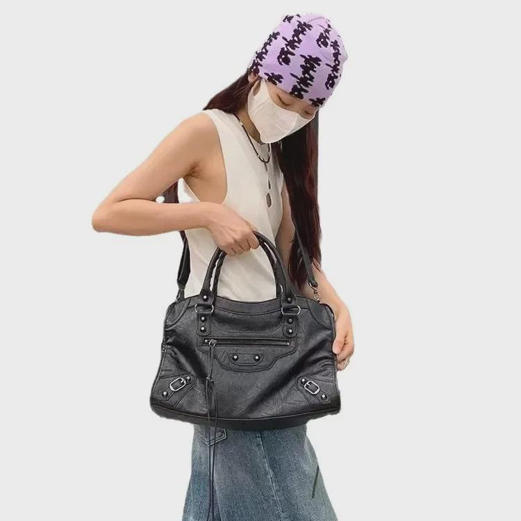 2024 Motorcycle Style Rivet One-Shoulder Bag - Extra Large Capacity, Commuter Friendly, Hot Girl Vibes