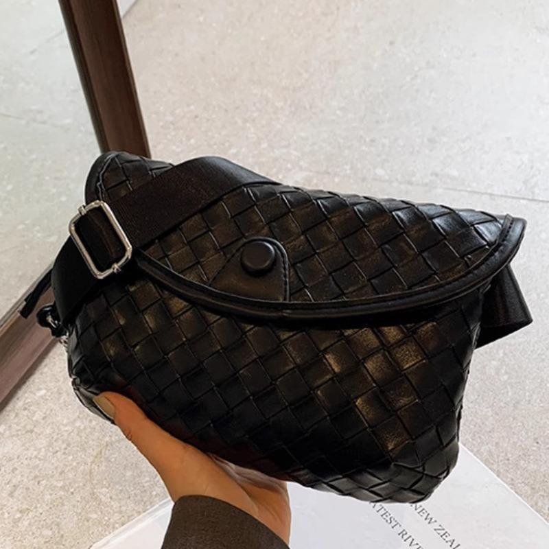 Fashion Shoulder Bag Women's New Simple Casual Bag Texture Personalized Messenger Bag Breast Bag Women