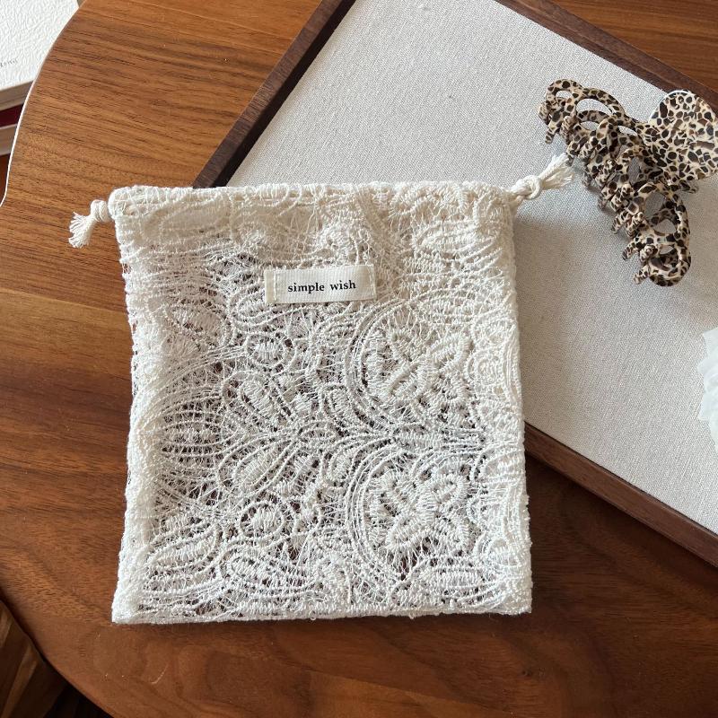 1Pcs Fabric Cable And Earphone Organizer Vintage Lace Embroidered Travel Drawstring Storage Bag Home Dustproof Cosmetic Bag