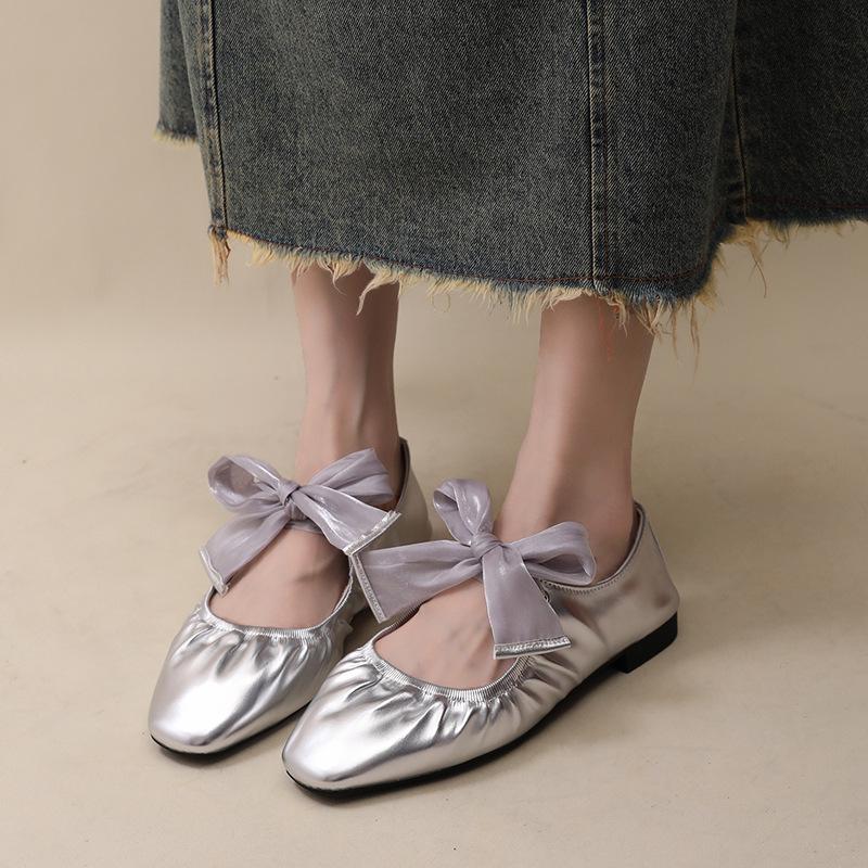 Fashion Silver ballet shoes for women, outdoor wear, elegant evening style, shallow-mouth French flat-soled Mary Jane shoes for women