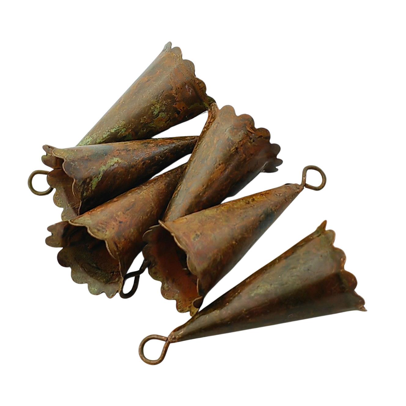 

NO DIRTY 6pcs сільські дзвіночки змішаних стилів вінтажні іржаві металеві різдвяні підвісні дзвіночки Country Rusty Barn Star Farmhouse Home Deco