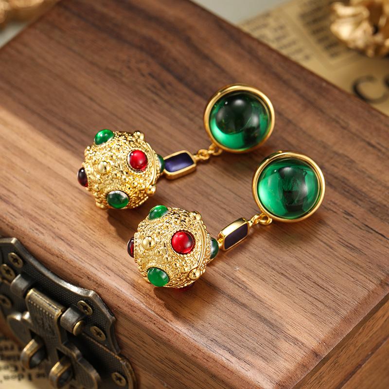 

Средневековые серьги Вышитые серьги-шарики Дизайн легкой роскоши Покрытые медью Женские серьги