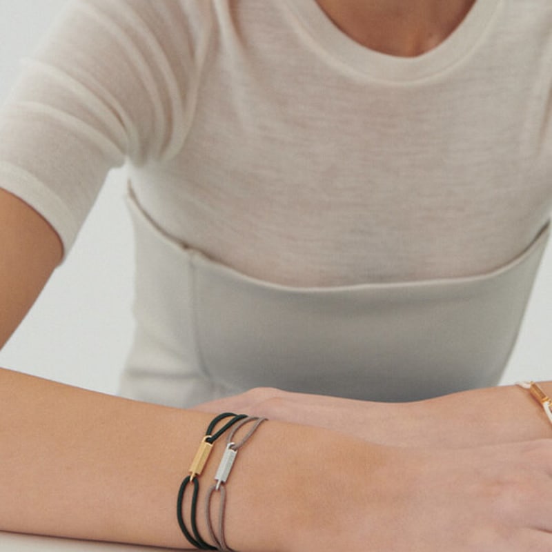 

hyeres-lor H Edition Silver (W) String Bracelet Cocoa HL6B31607W9210 ONE