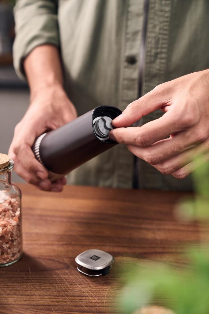 ZWILING Manual Ceramic Spice Mill for Rock and Pepper Japanese ZWILLING Spices "Ivory" Salt, Salt, [Official Product] Z1029-734