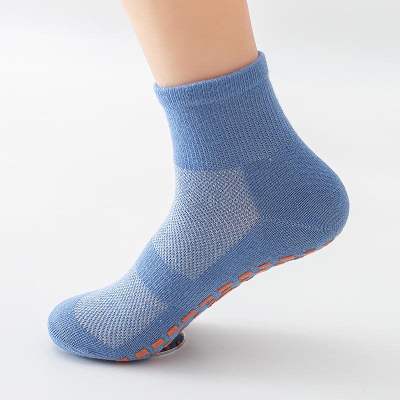 Children's Non-Slip Mid-Calf Trampoline Socks with Gel Dots - Breathable for Early Education & Play Areas