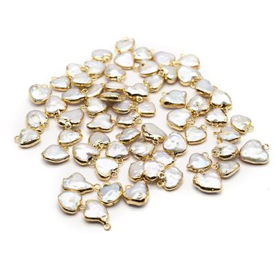 1ks mini bílý umělý perlový barokní přívěsek ve tvaru srdce, elegantní zlaté zabalené okraje, přívěsky pro kutily, dámský náhrdelník, klíčenka, závěsné dekorace, doplňky