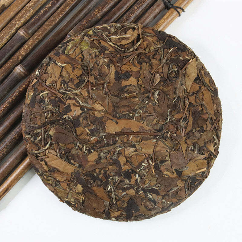 350 г старого белого чая Fuding Shoumei White Tea Cake Высокогорный органический белый чай — фото 2