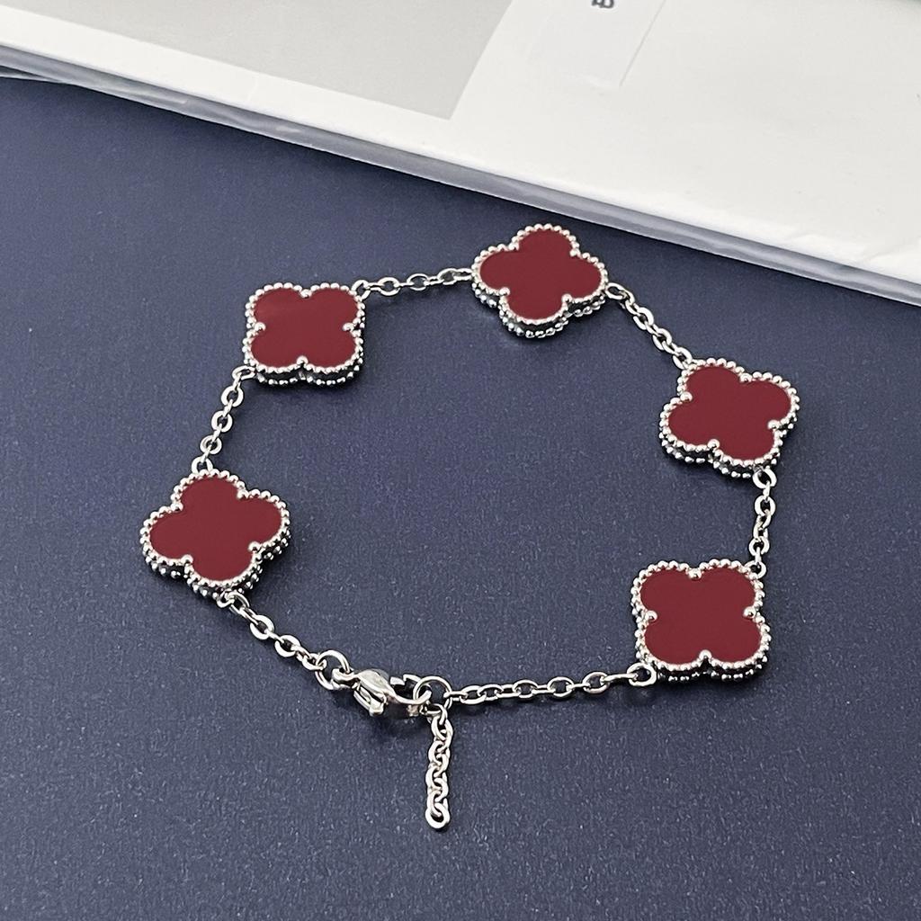 Wysokiej jakości bransoletka z czterolistną koniczyną 15 mm, szczęśliwe kwiaty, stal tytanowa, lekki luksus, trend, sieć, czerwona, poczucie wyższej klasy, nie traci koloru, bransoletka damska