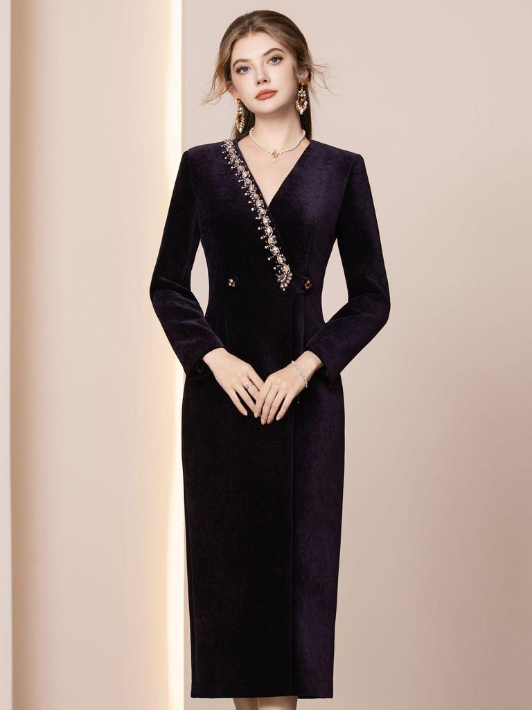 Zhi Li Gaozhi Elegant Spring V-Neck Velvet Dress for Important Occasions 2026