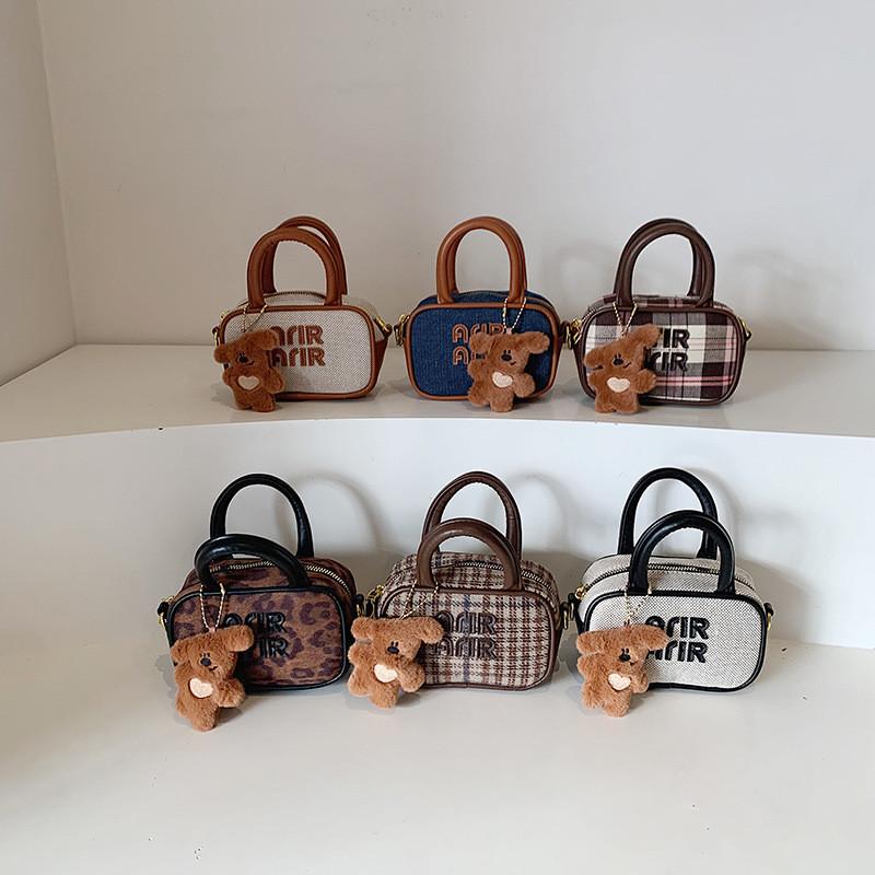 Chic Plaid Pattern Kids Handbag Cute Mini Purse With Letter Design And Modern Style For Everyday Use