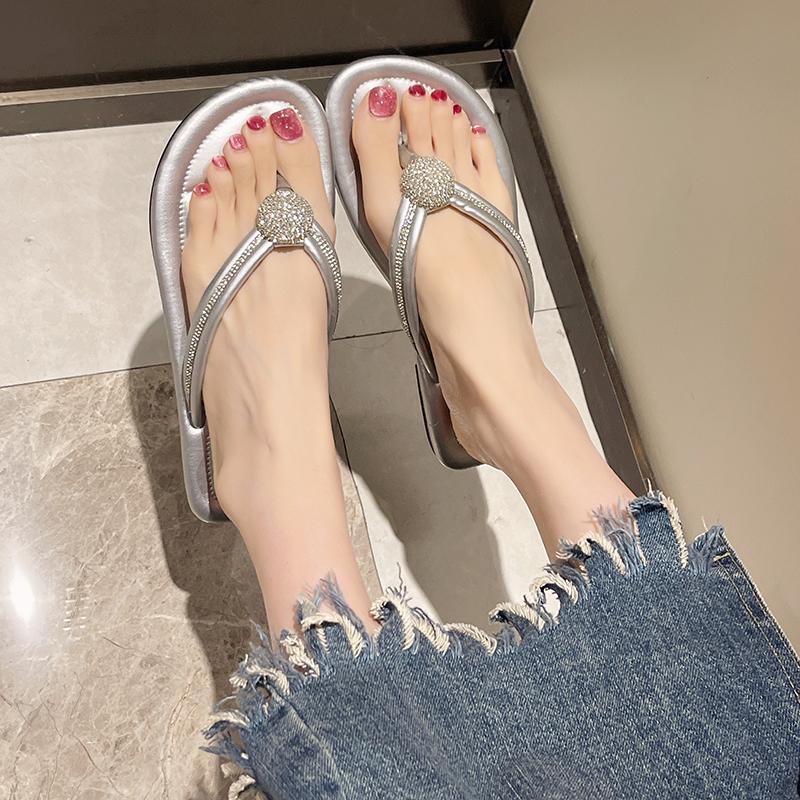Fashion Summer New Style Flip-flops Ladies Fashion Round Head Crystal Buckle Soft Sole Non-slip Wear-resistant Beach Sandals